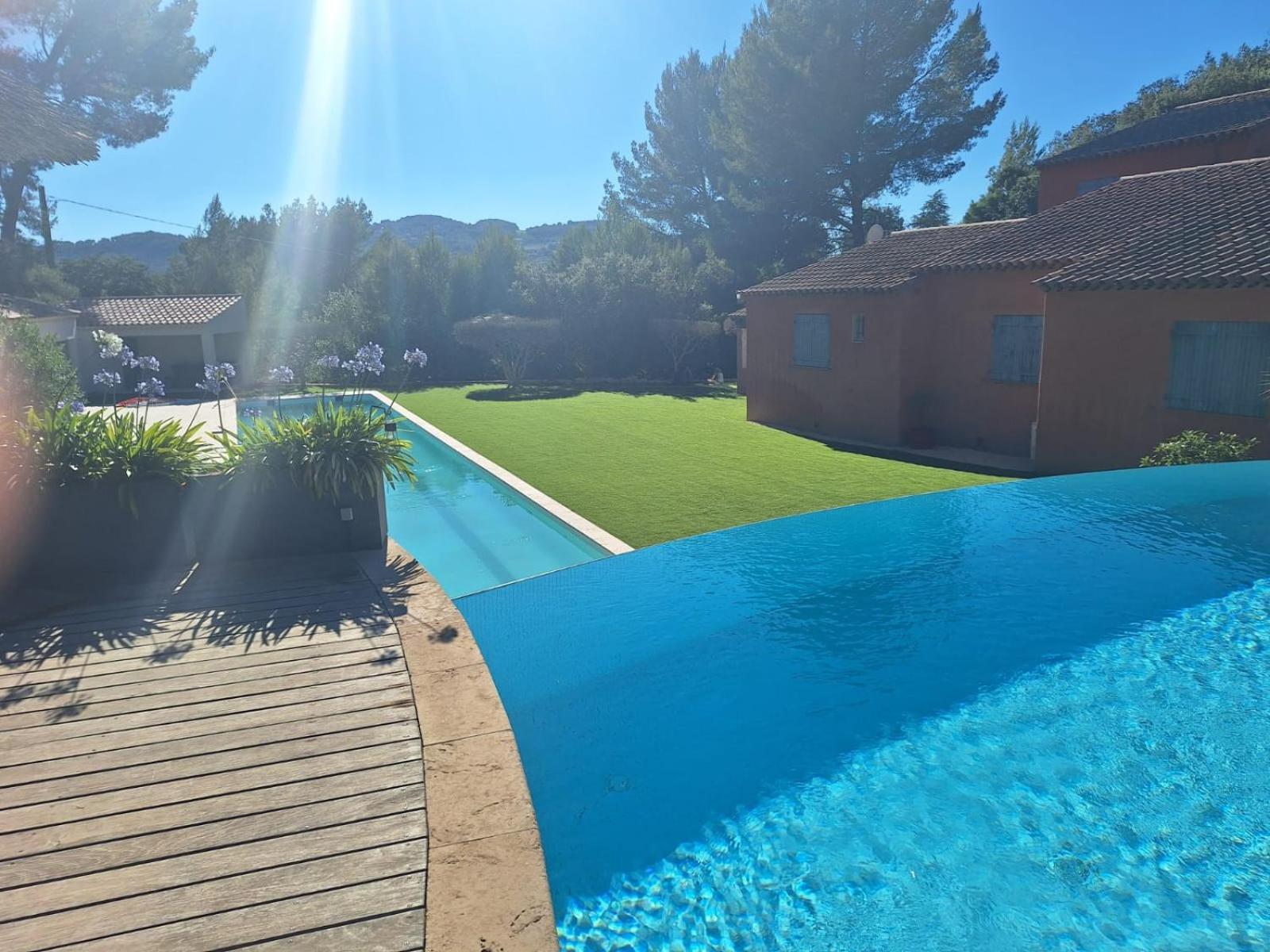La Maison Du Castellet 르카스틀레 외부 사진