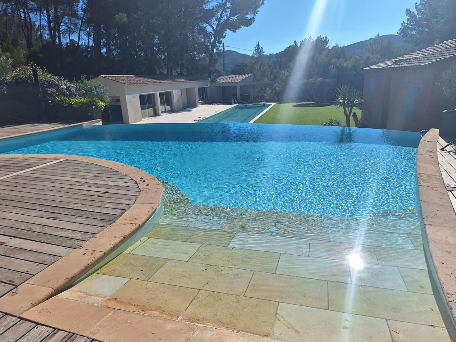 La Maison Du Castellet 르카스틀레 외부 사진